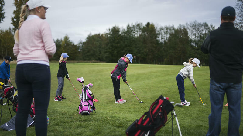 Refusjon av kursavgift for kvinner og Ungdomsdriven